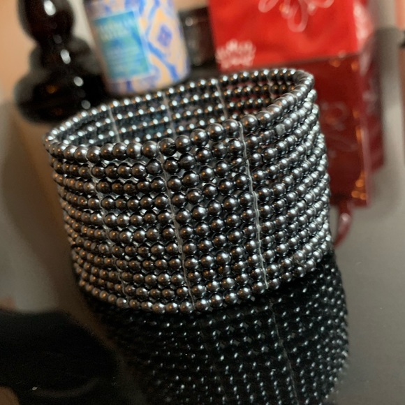 Metallic grey beads bracelet 🌚 - Picture 2 of 6